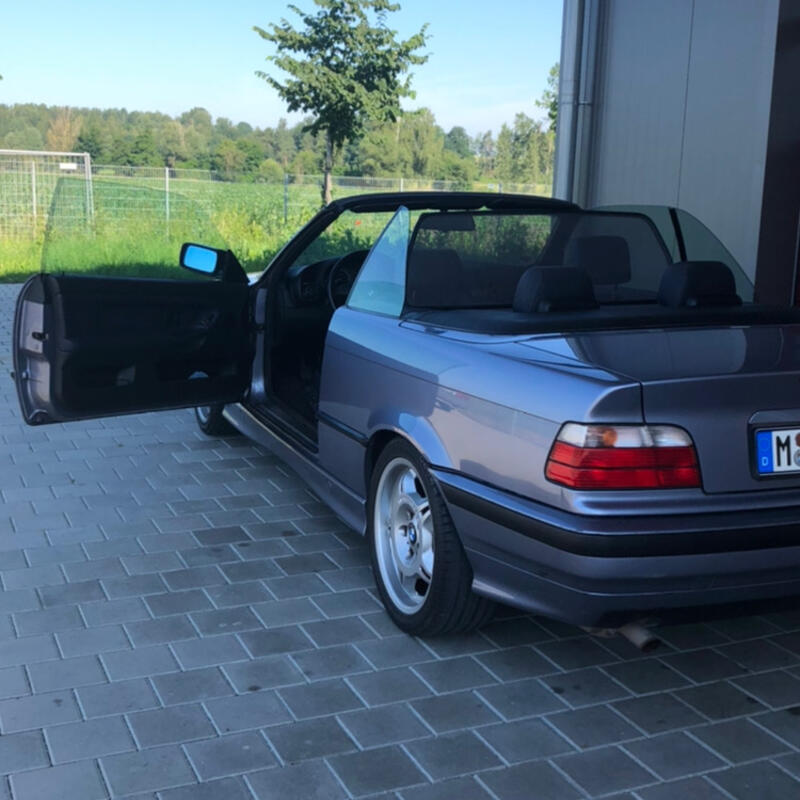 BMW 318i